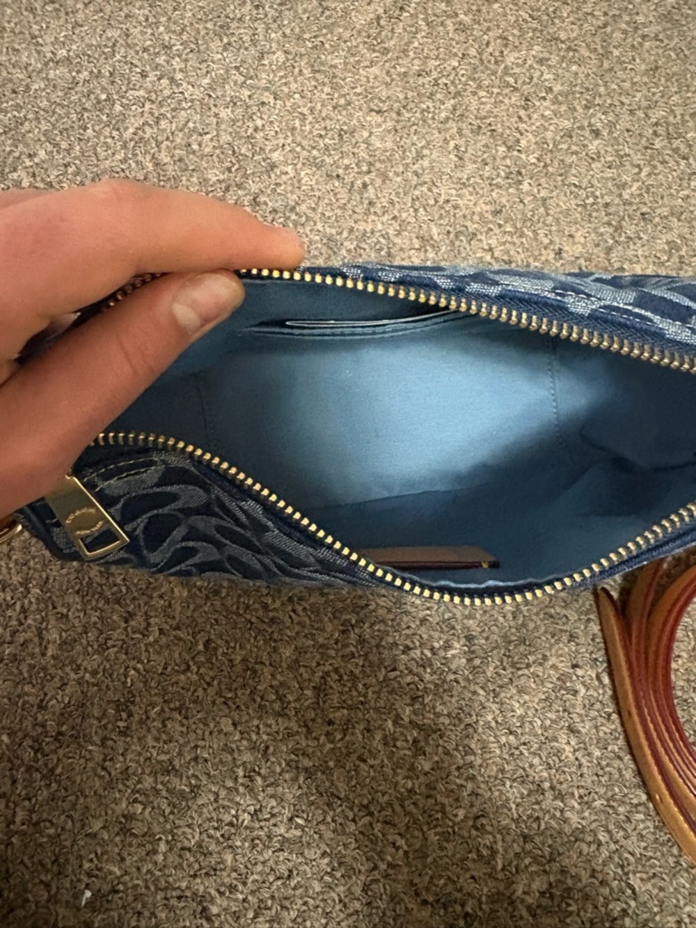 Coach - Picture 7 of 12